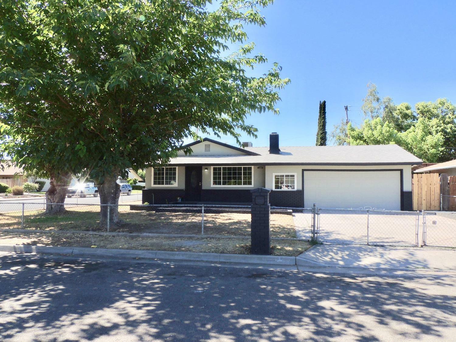 Property Photo:  246 Beverly Drive  CA 93612 