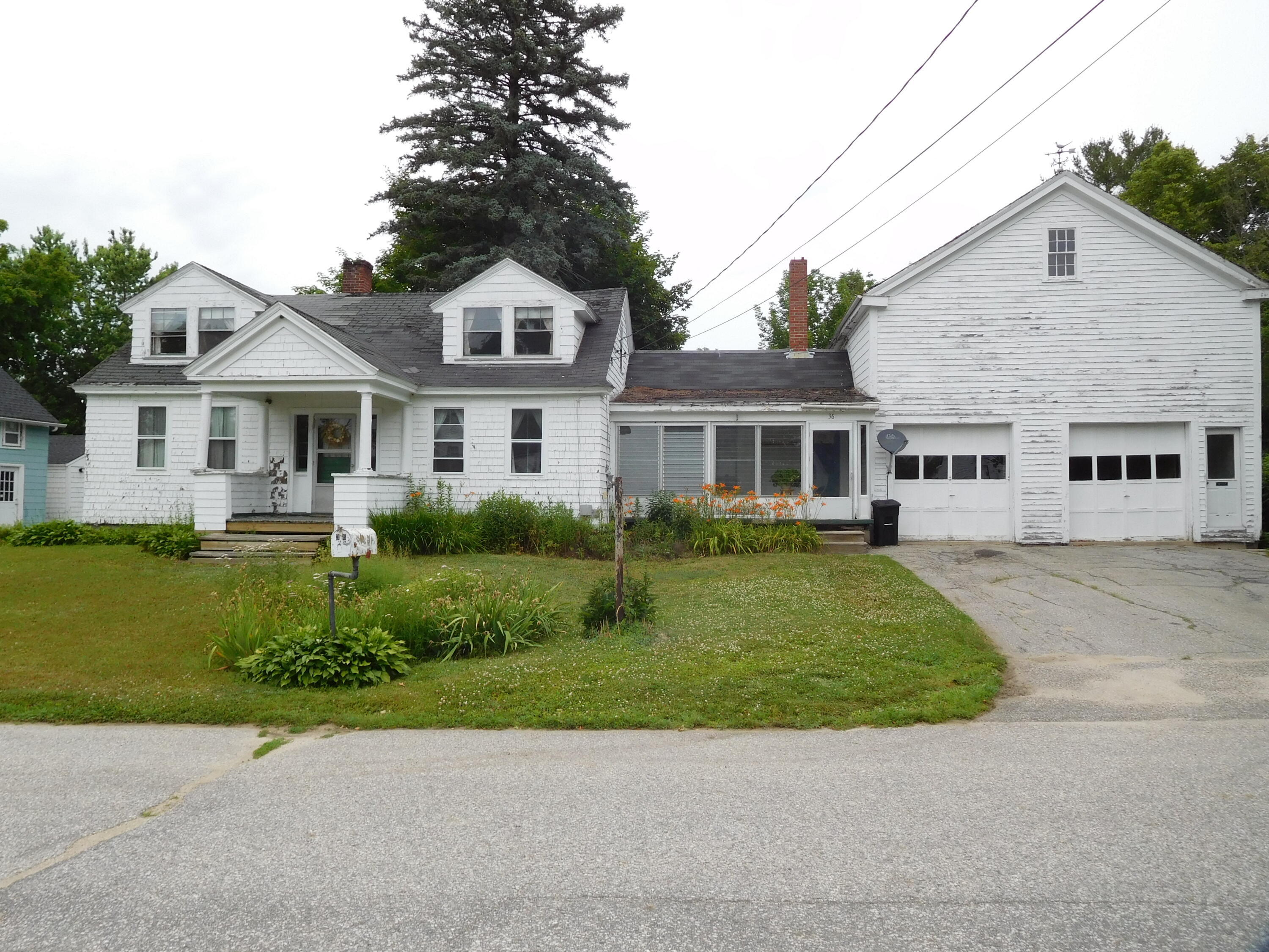 Property Photo:  36 Elmwood Road  ME 04210 
