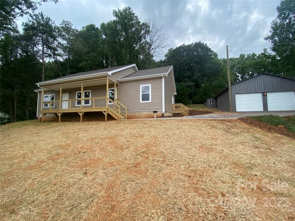 Property Photo:  112 Berry Street  NC 28655 