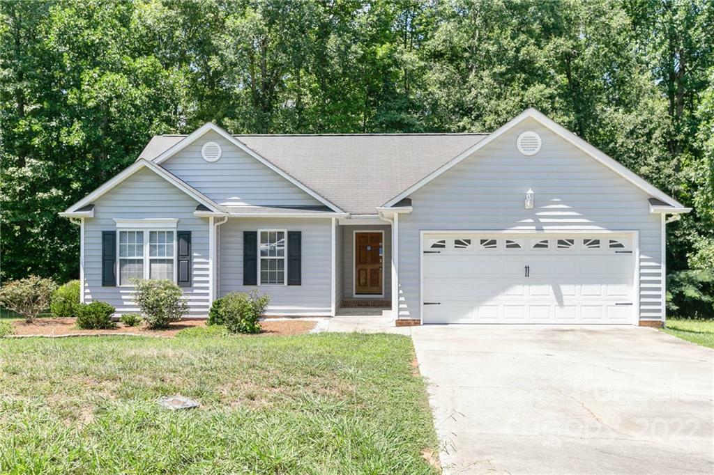 Property Photo:  5427 Mallard Lane  NC 28052 