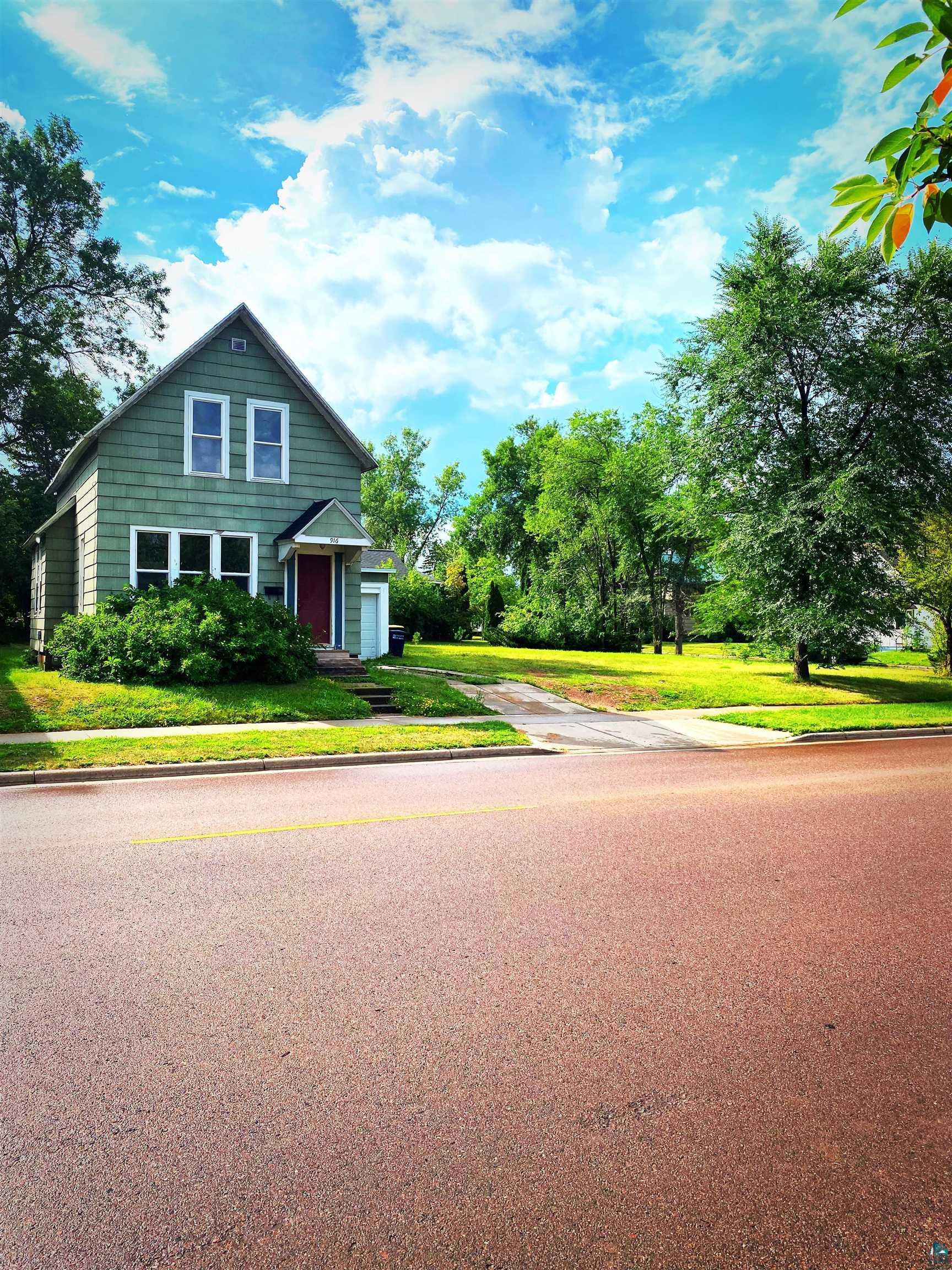 Property Photo:  916 W 6th St  WI 54806 