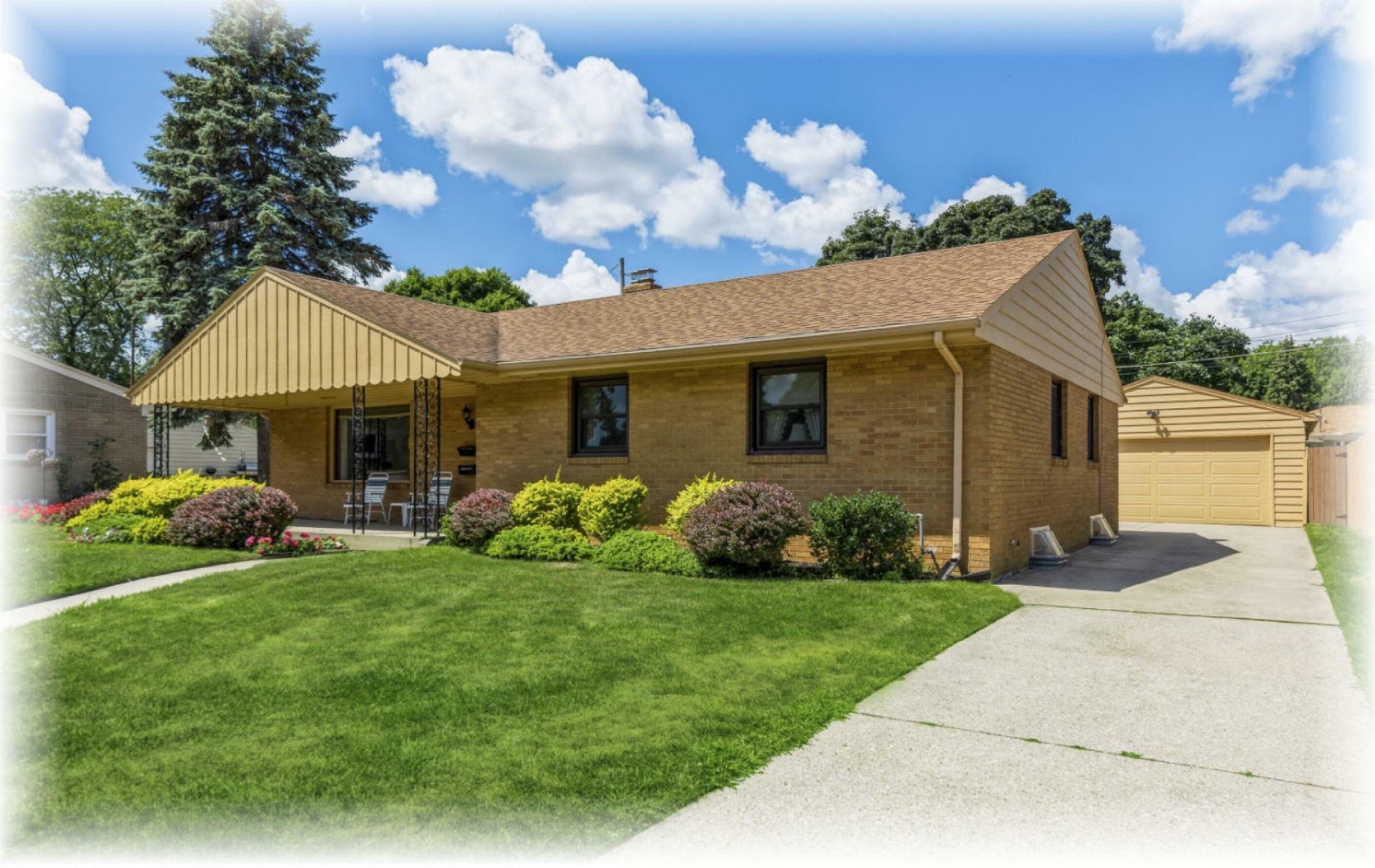 Property Photo: 3446 Stratford Ave WI 53402