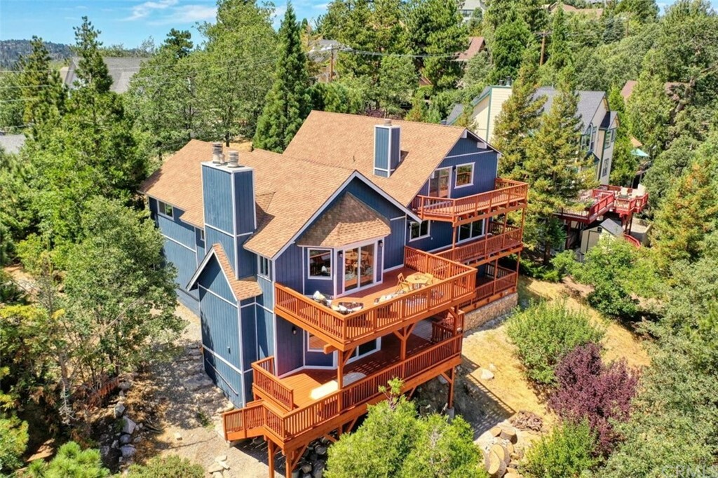 Property Photo:  1243 Kodiak Drive  CA 92352 