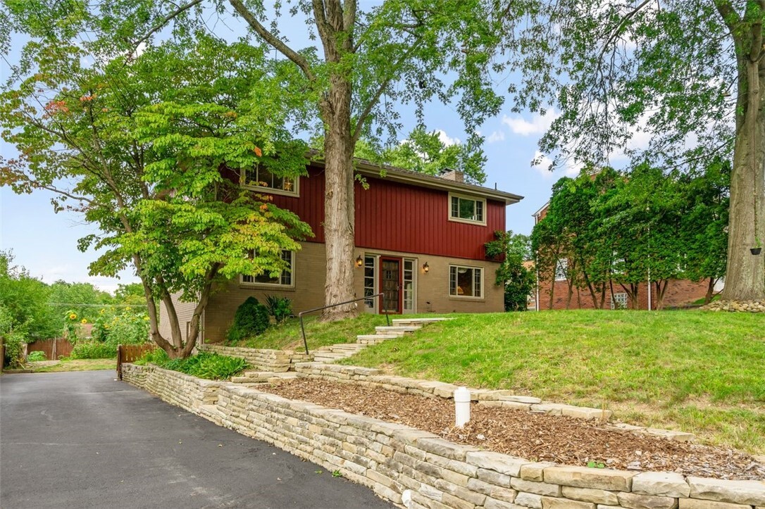 Property Photo:  907 Rutgers Dr  PA 15101 