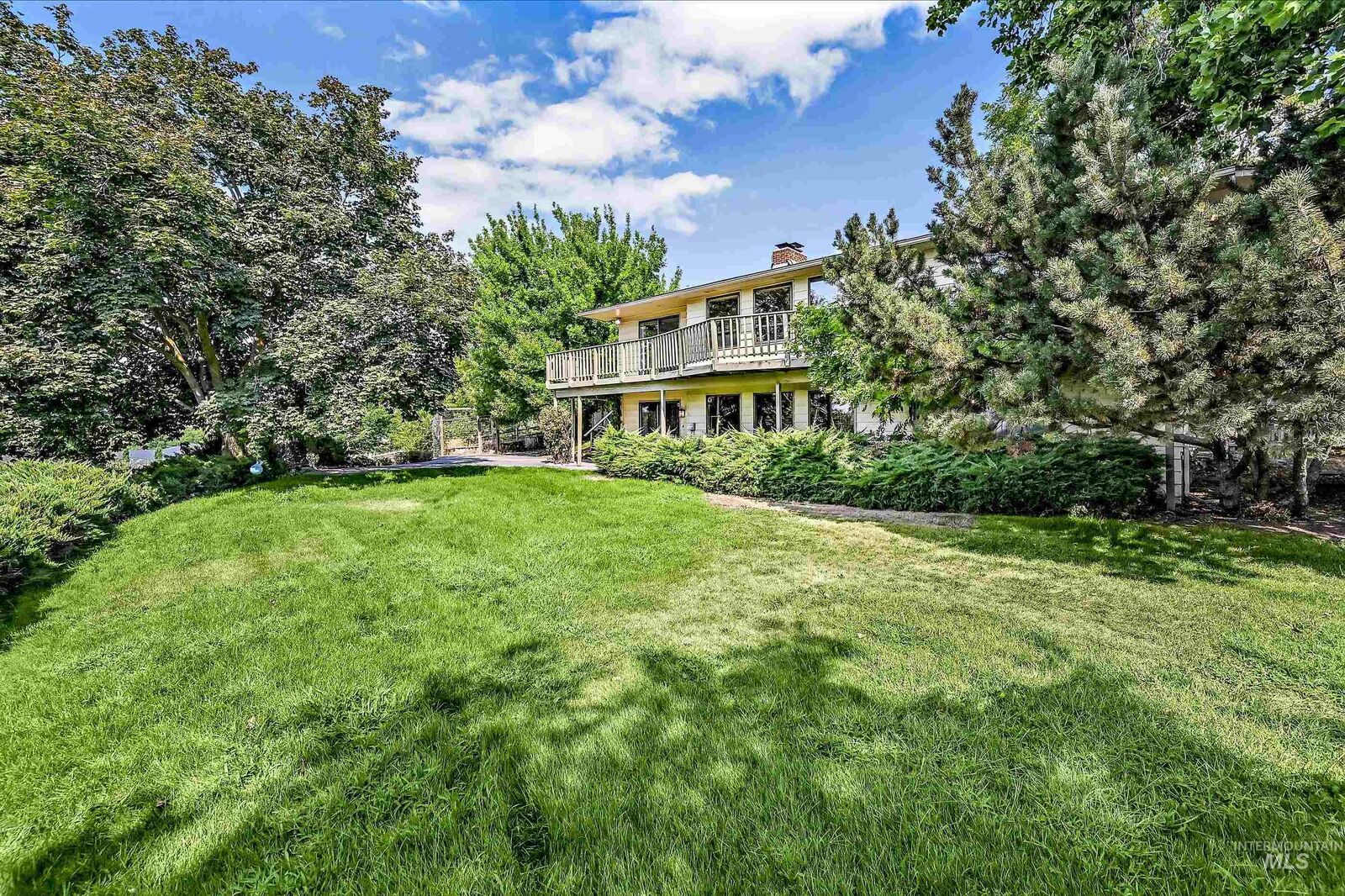 Property Photo: 6070 W Hill Rd. ID 83703