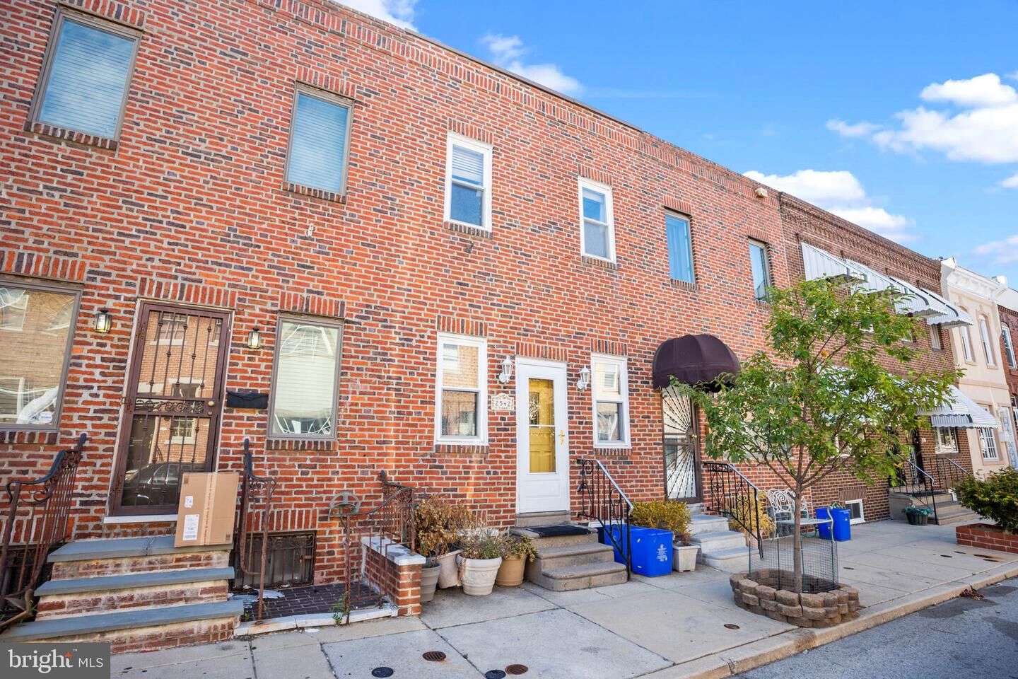 Property Photo:  2542 S Alder Street  PA 19148 