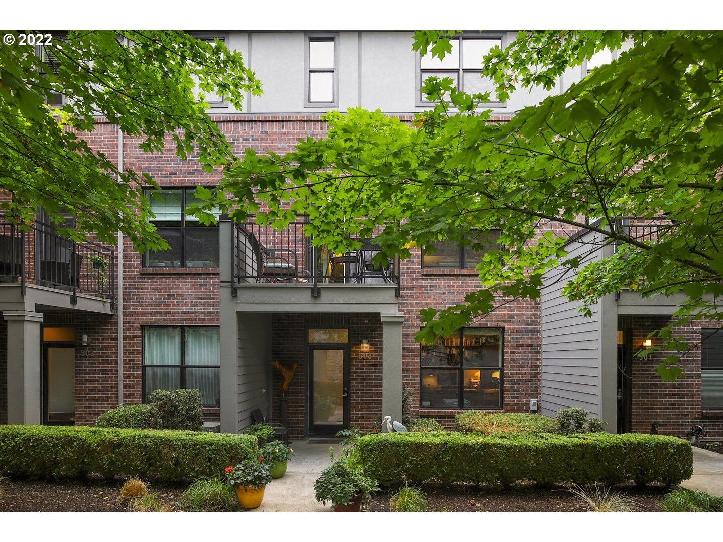 Property Photo:  1420 NW 20th Ave 503  OR 97209 