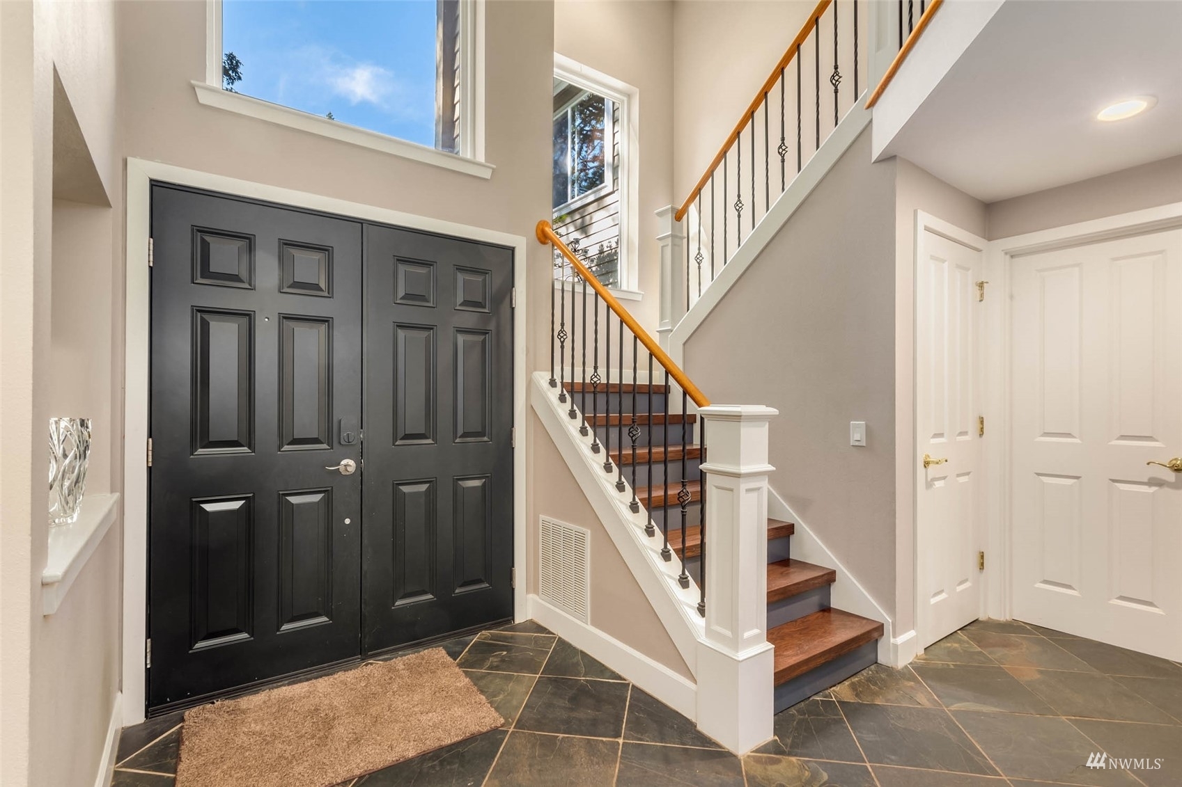Property Photo: 24218 NE 27th Place WA 98074