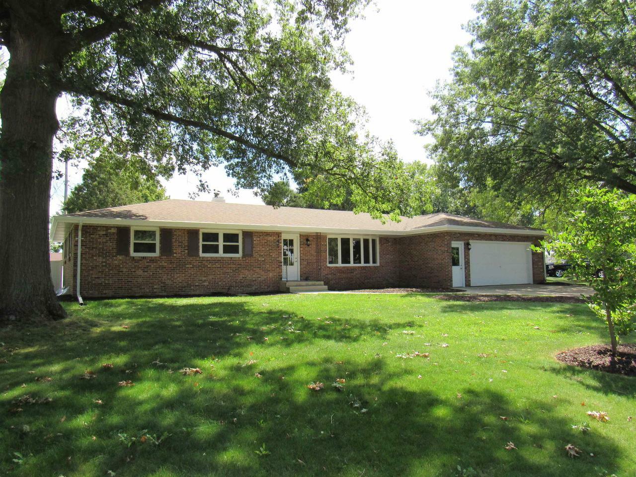 Property Photo:  106 Romar Dr  WI 53563 