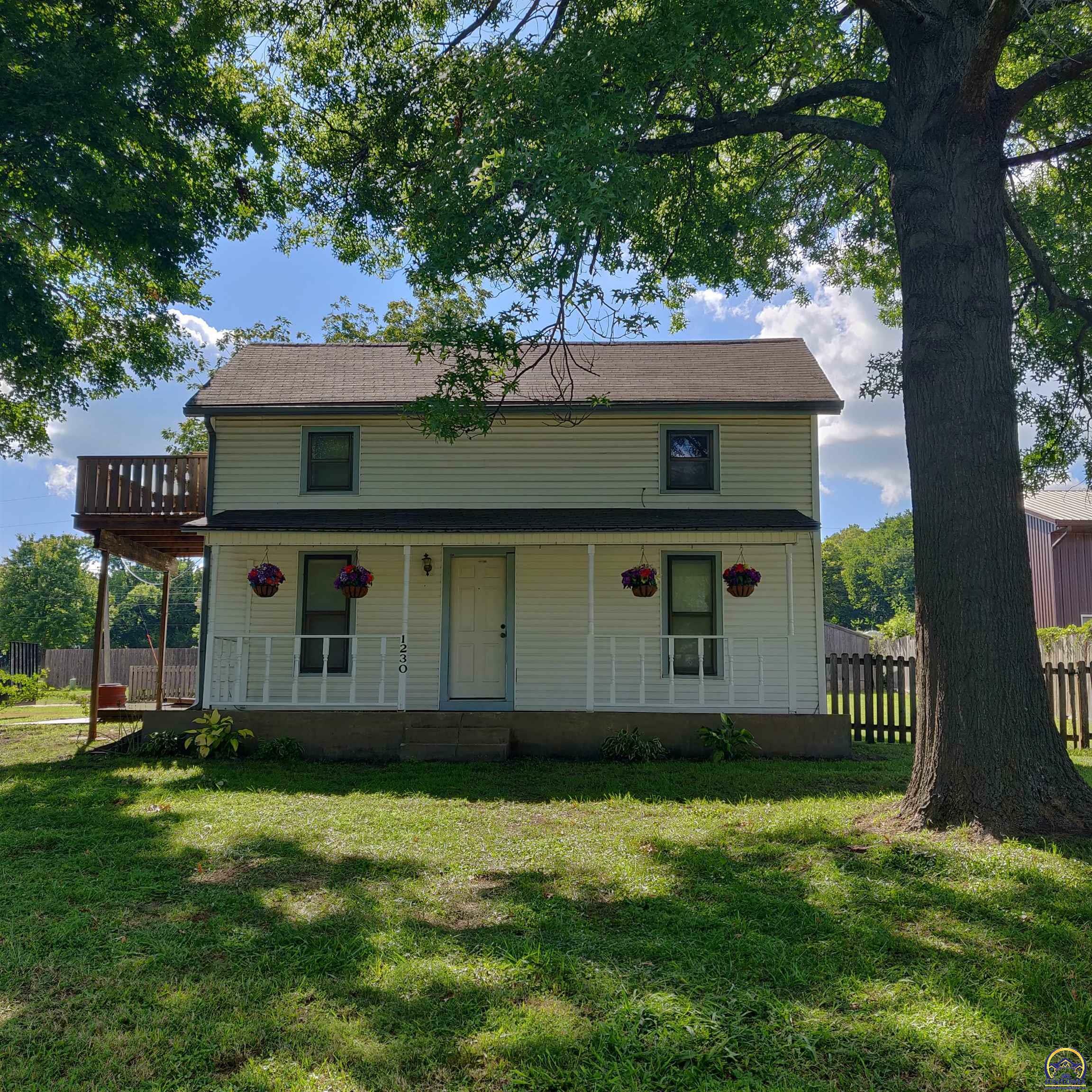 Property Photo:  1230 N Harrison St  KS 66402 