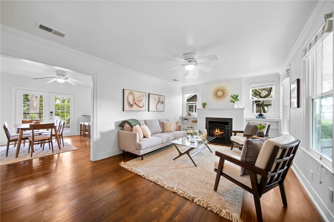 Property Photo: 2844 Shoal Crest Avenue TX 78705