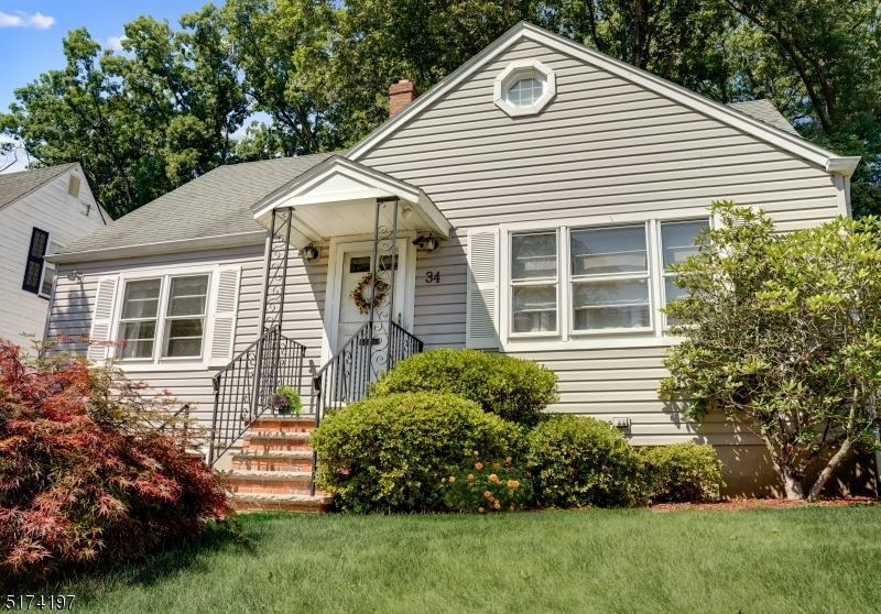 Property Photo:  34 S Ashby Ave  NJ 07039 