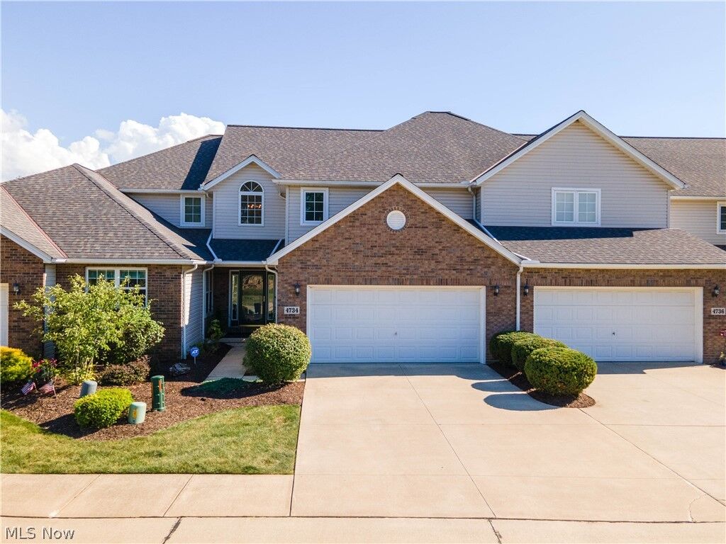Property Photo: 4734 Cypress Point OH 44212