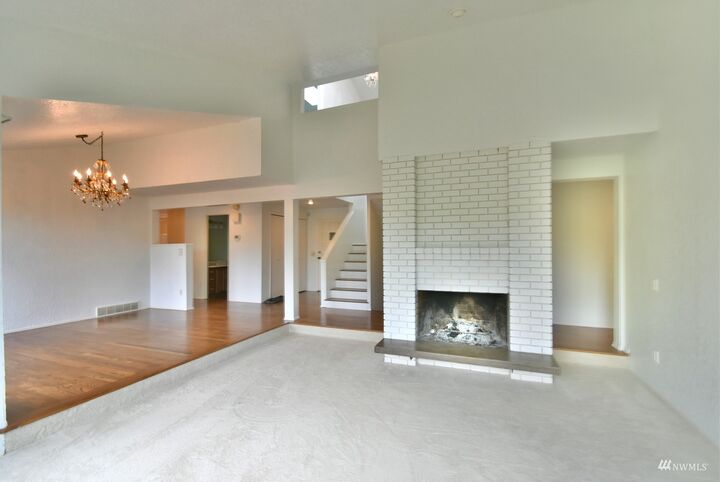 Property Photo:  9119 185th Place SW  WA 98026 