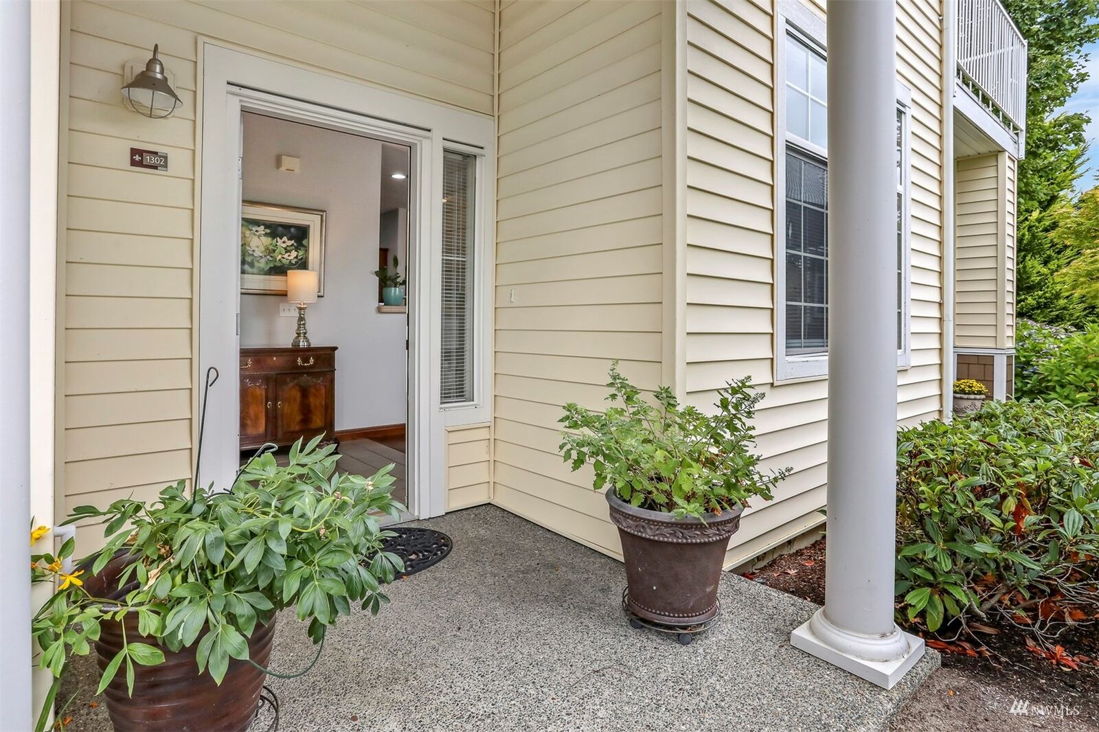 Property Photo:  1855 Trossachs Boulevard SE 1302  WA 98075 