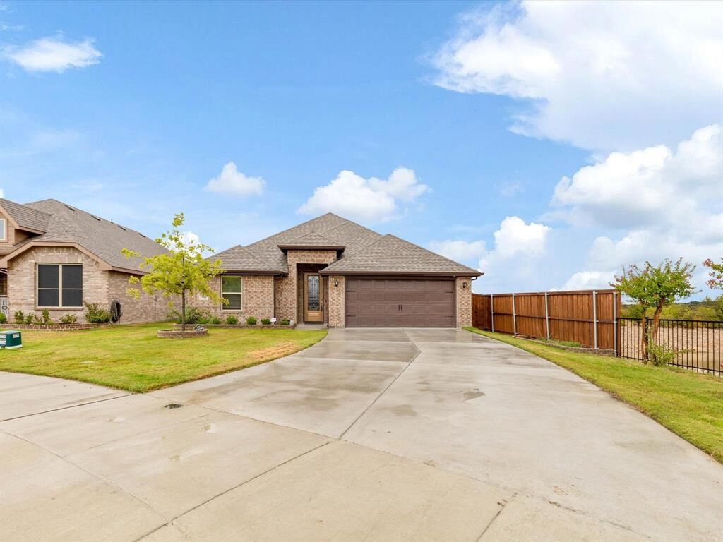 Property Photo:  500 Antswood Drive  TX 76108 
