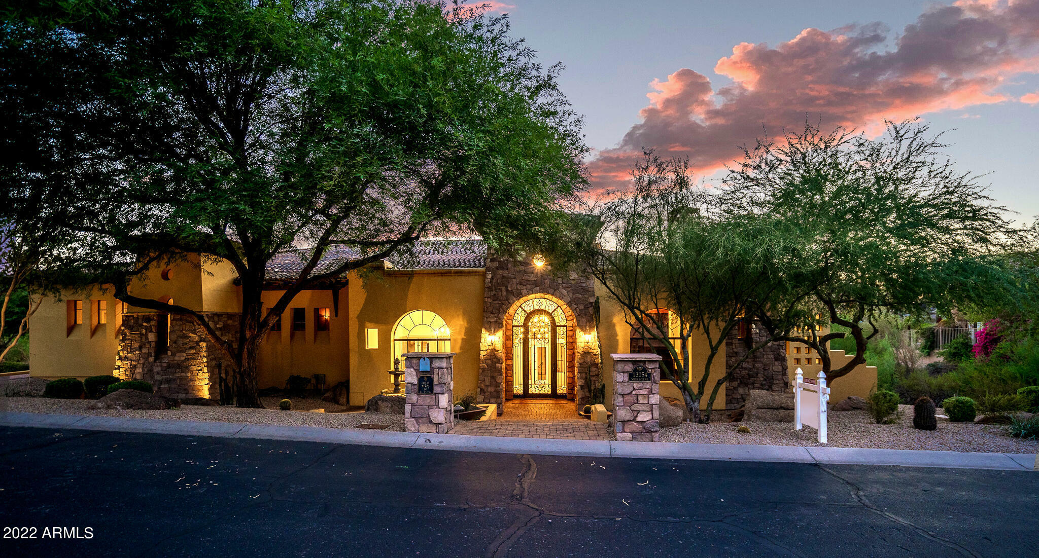 Property Photo: 13054 N 14th Way AZ 85022