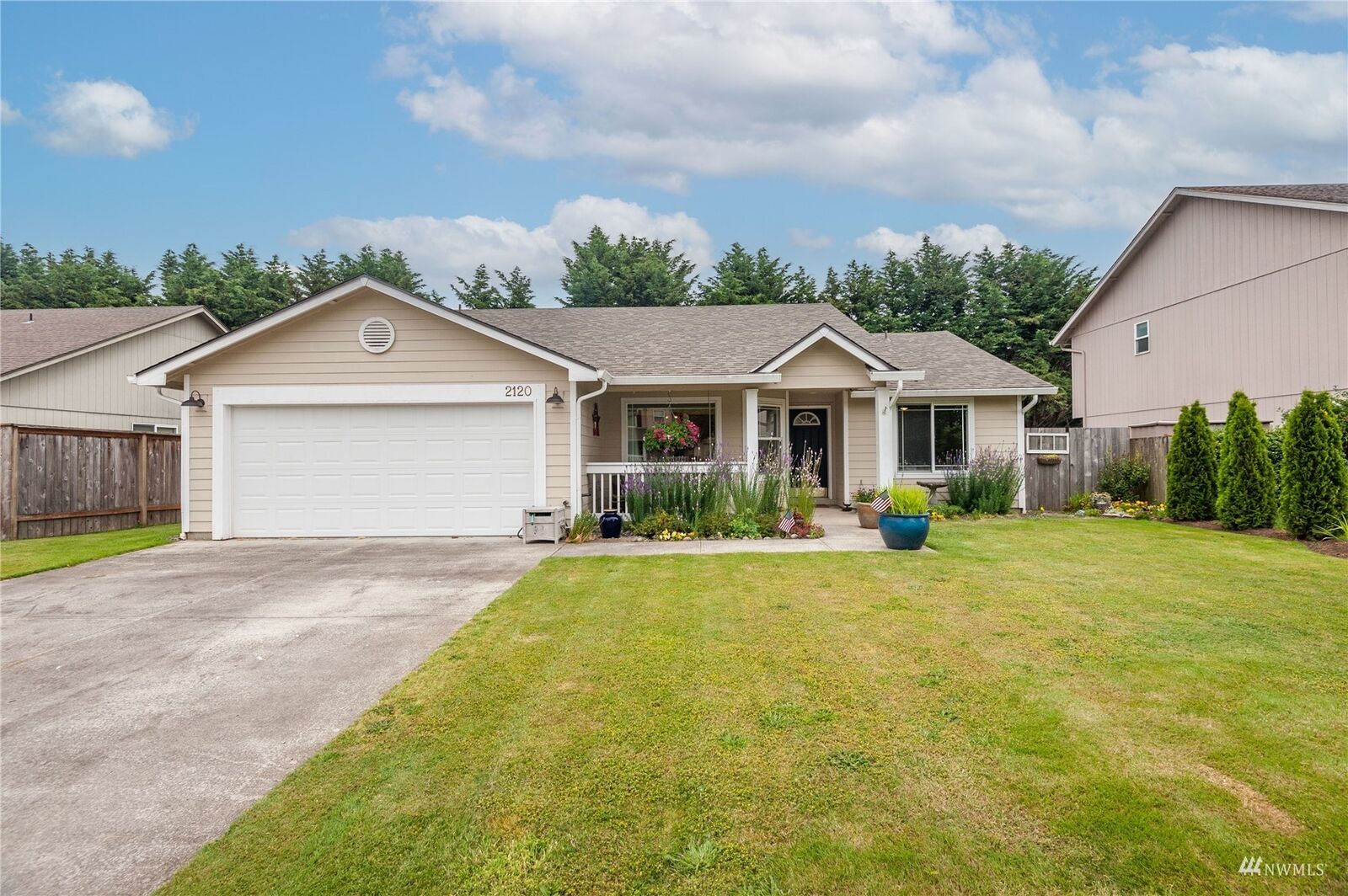 Property Photo: 2120 Grove Street WA 98632