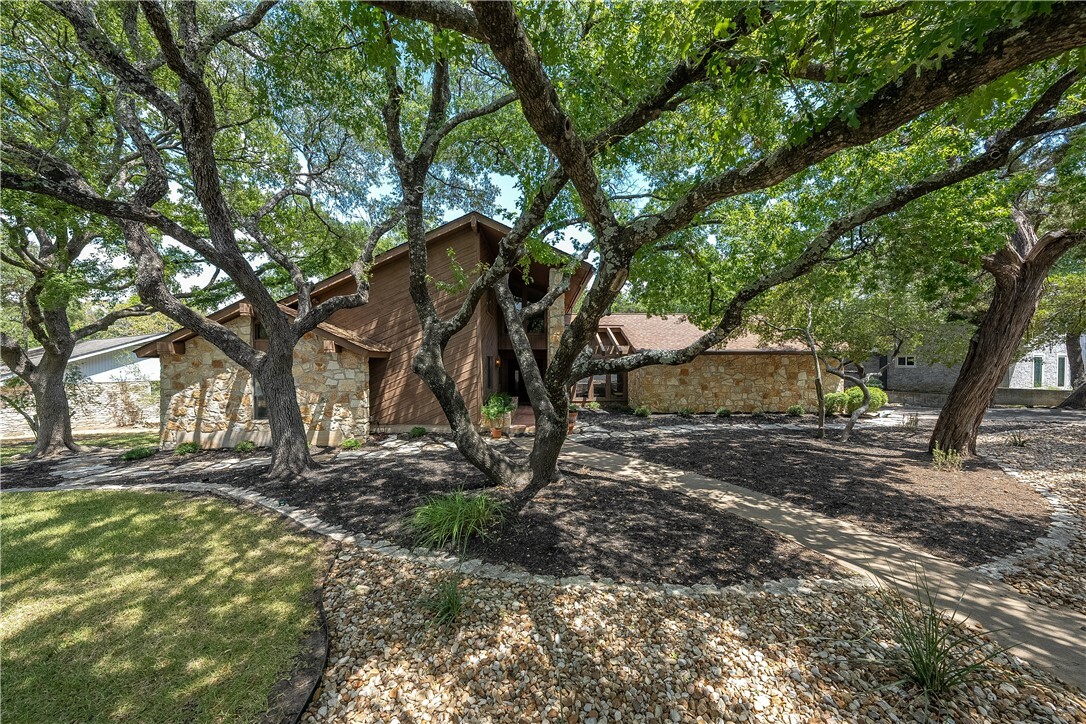 Property Photo:  11007 Spicewood Parkway  TX 78750 
