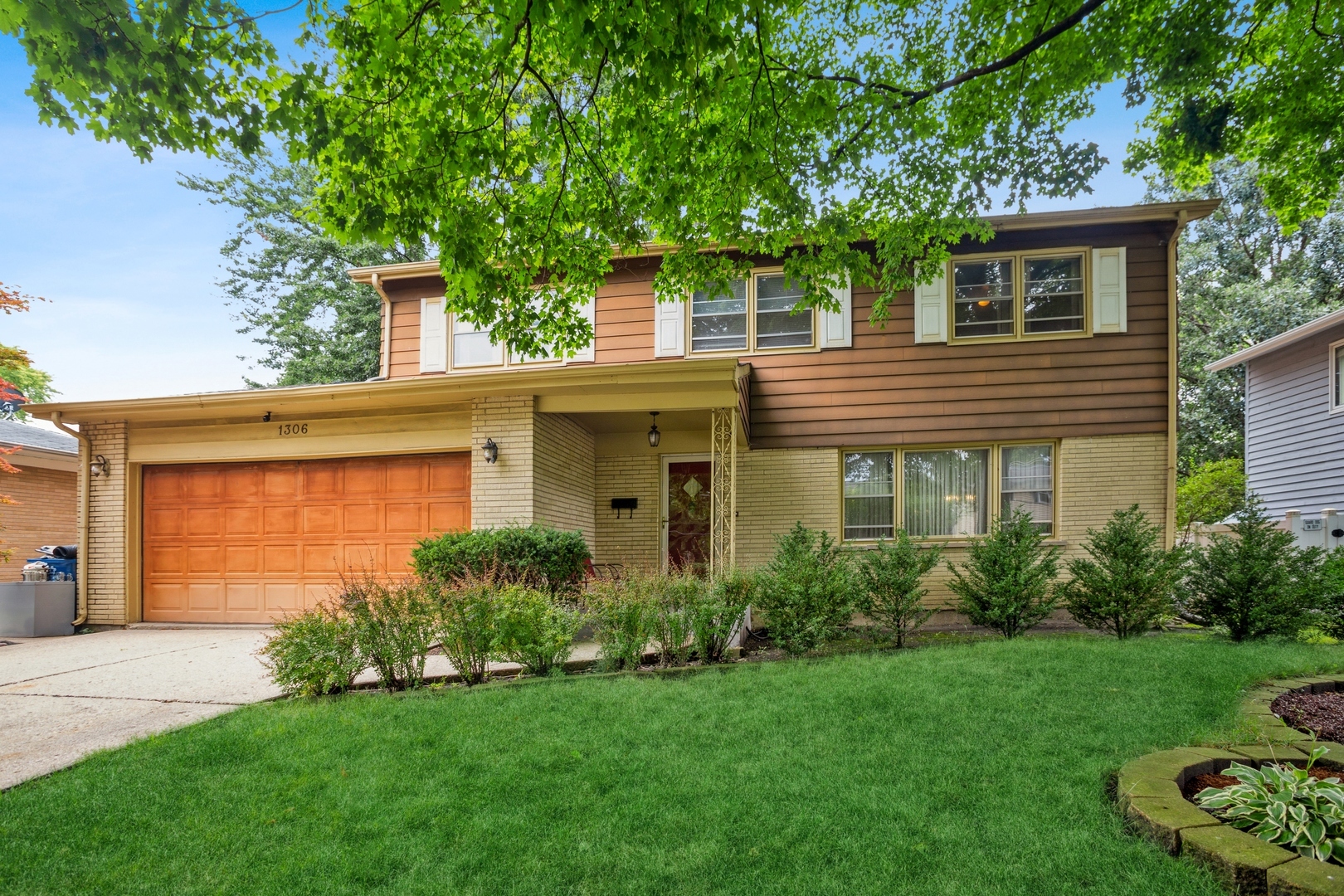 Property Photo: 1306 S Fern Drive IL 60056