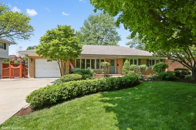 Property Photo:  5424 Lawn Avenue  IL 60558 