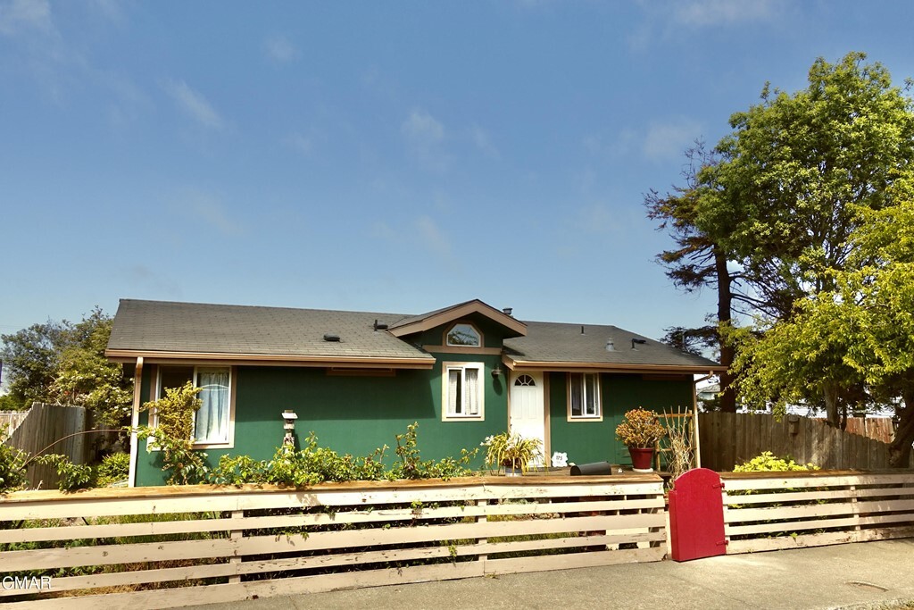 Property Photo: 175 Park Street CA 95437