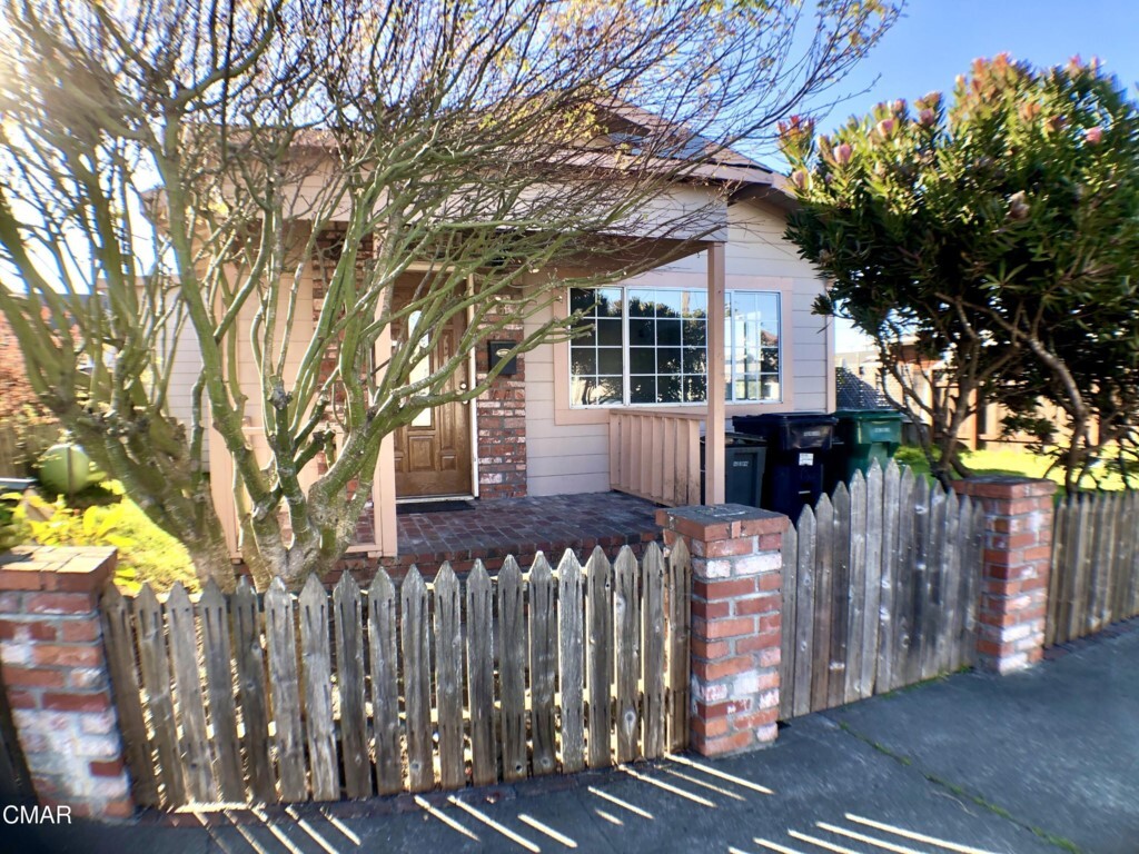 Property Photo: 165 Livingston Street CA 95437