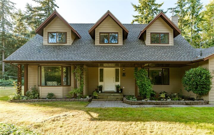 Property Photo:  1715 Brideck Lane  WA 98277 