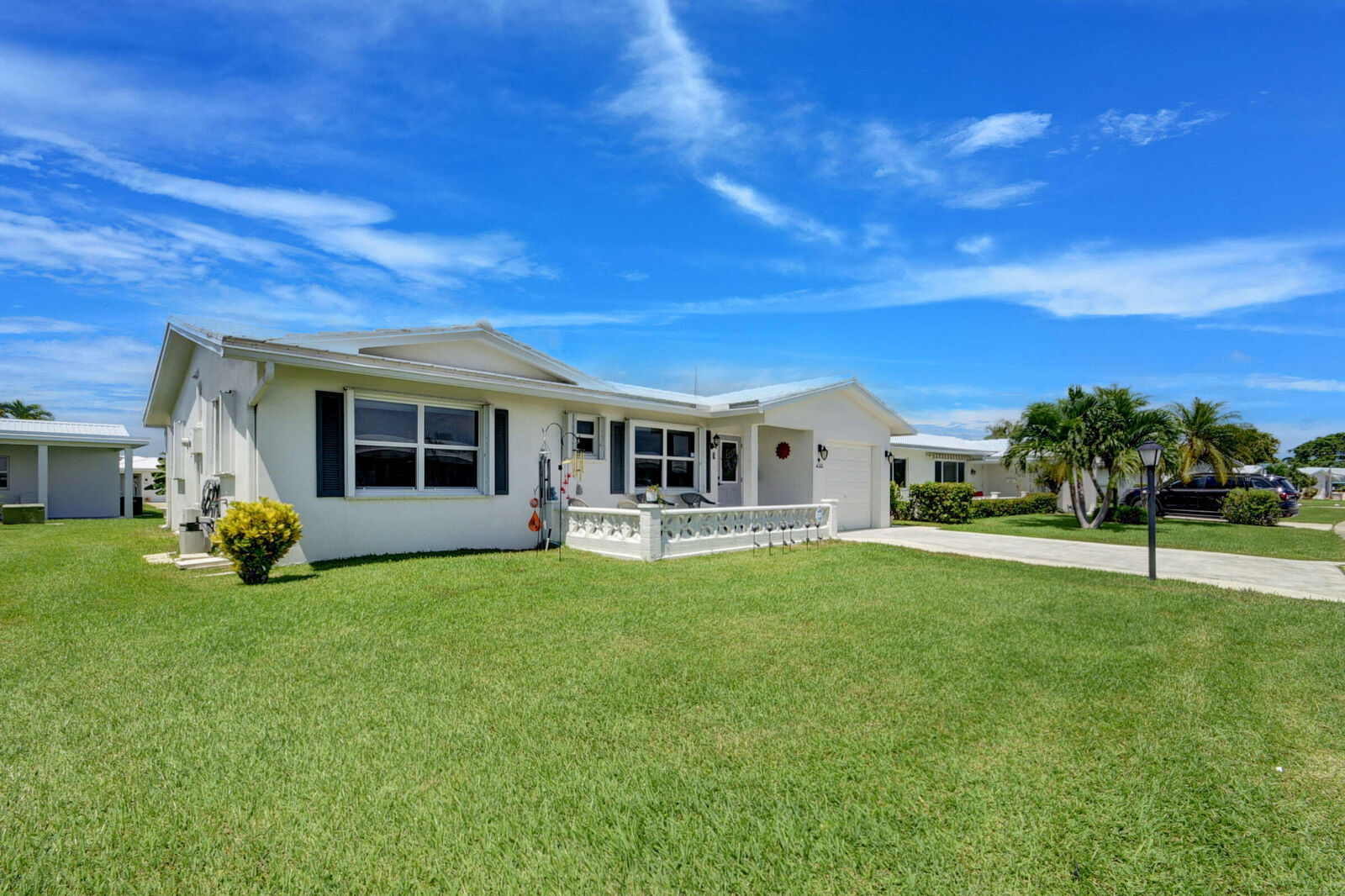 Property Photo: 605 SW 20th Street FL 33426