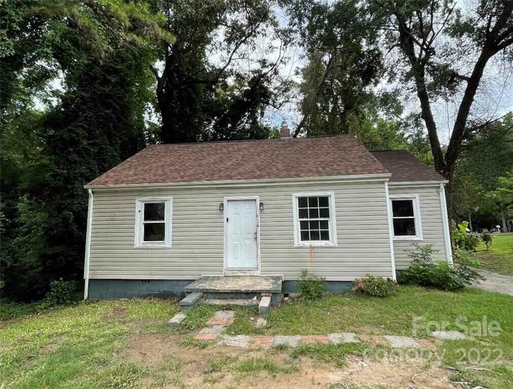 Property Photo:  826 Davidson Avenue  NC 28052 