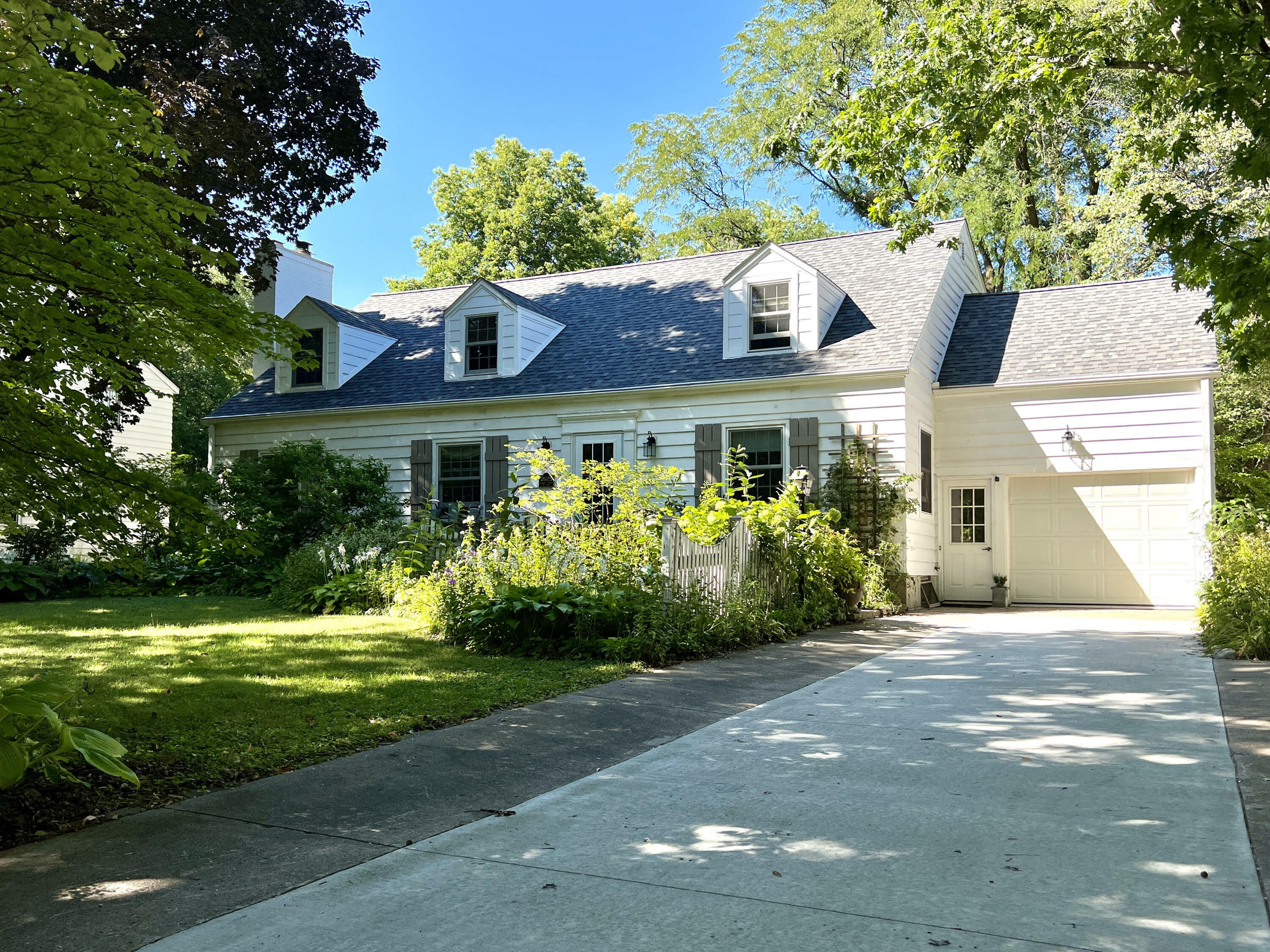 Property Photo:  2025 Friley Road  IA 50014 