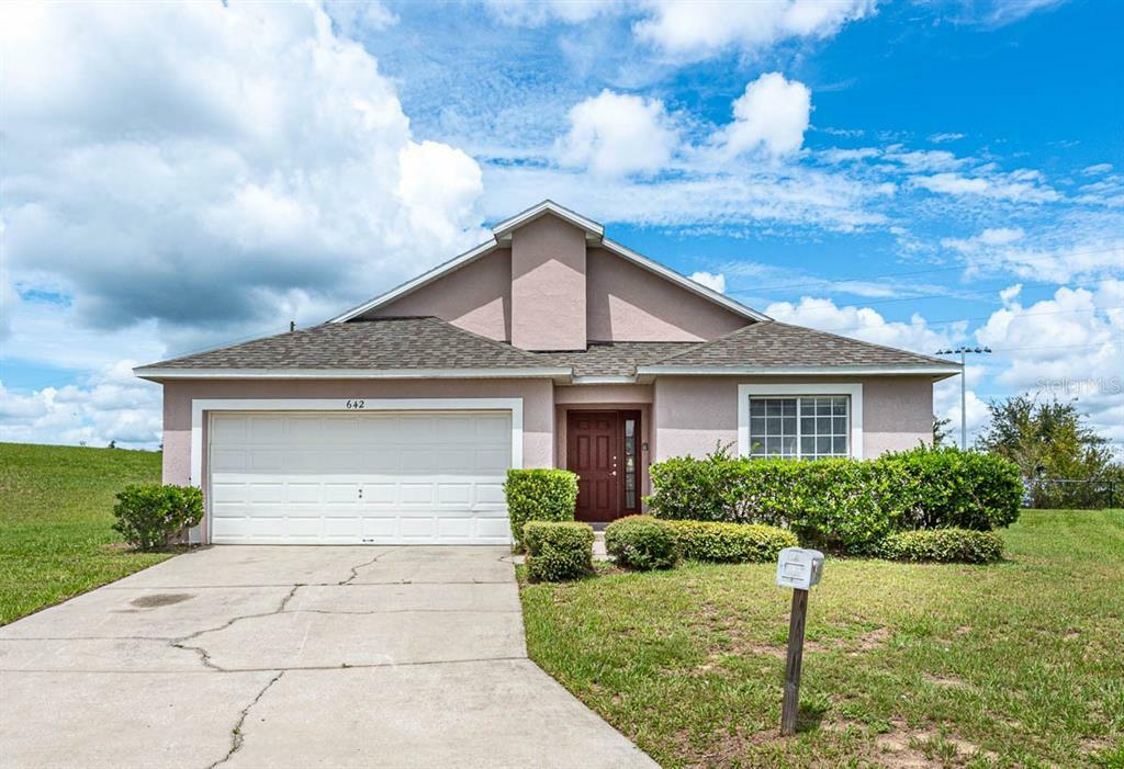 Property Photo:  642 Hillcrest Drive  FL 33897 