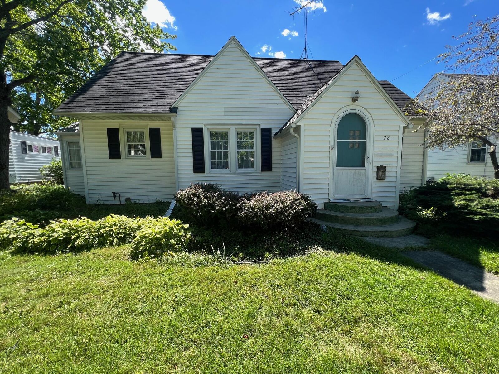 Property Photo:  22 W Oak Street  MI 49412 