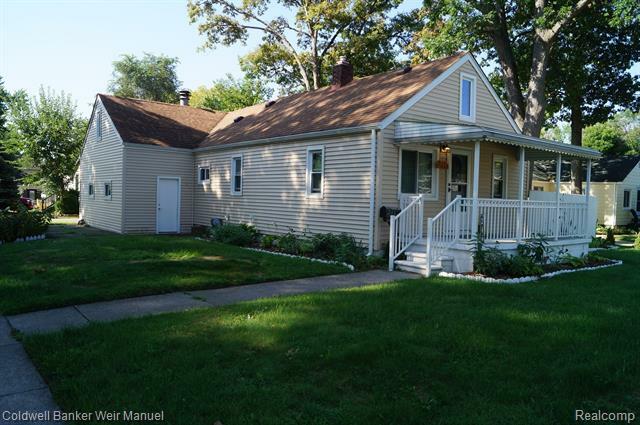 Property Photo: 244 E Farnum Avenue MI 48071