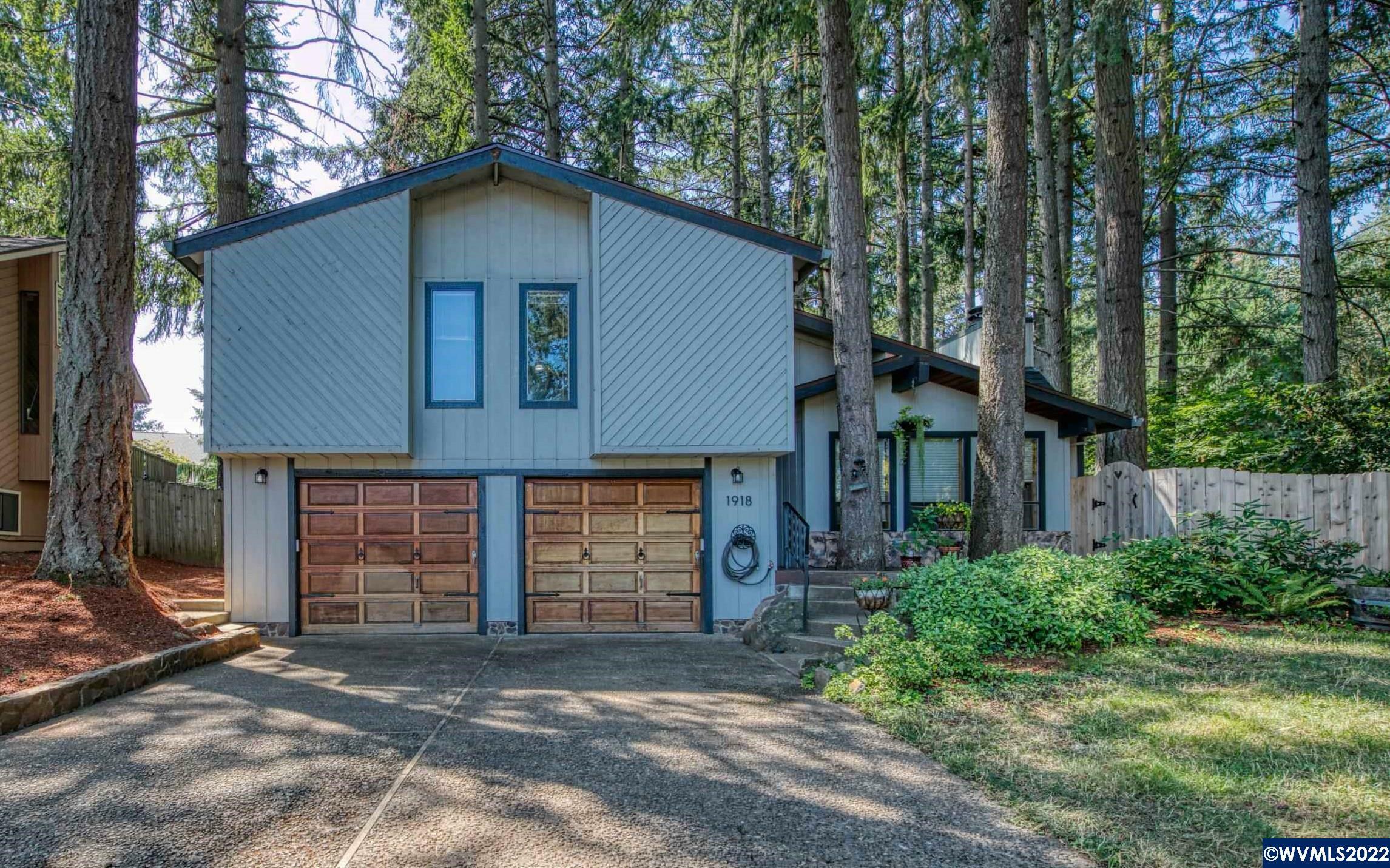 Property Photo:  1918  Riting Ct SE  OR 97302 