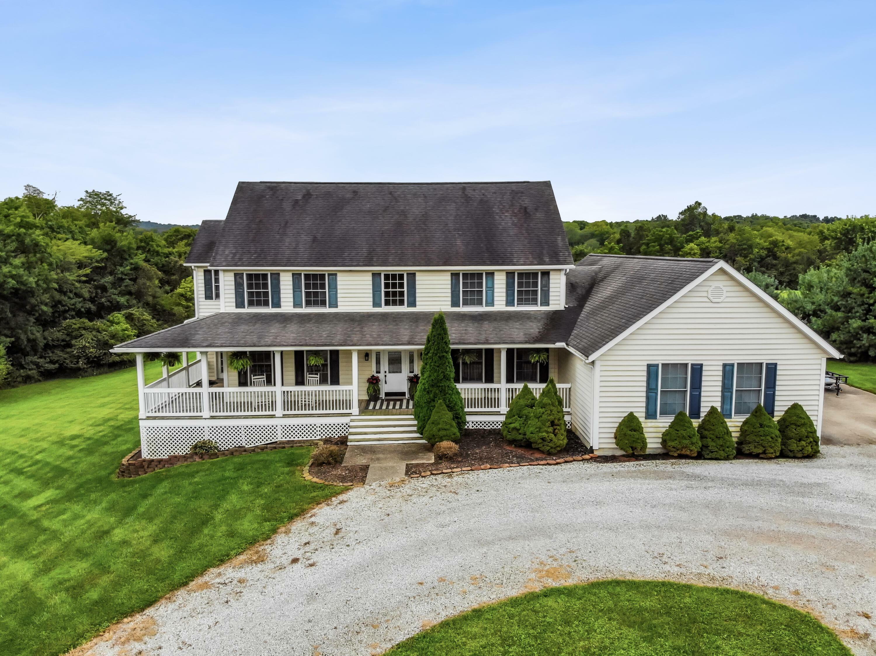 Property Photo: 8940 Hirst SE Road OH 43056