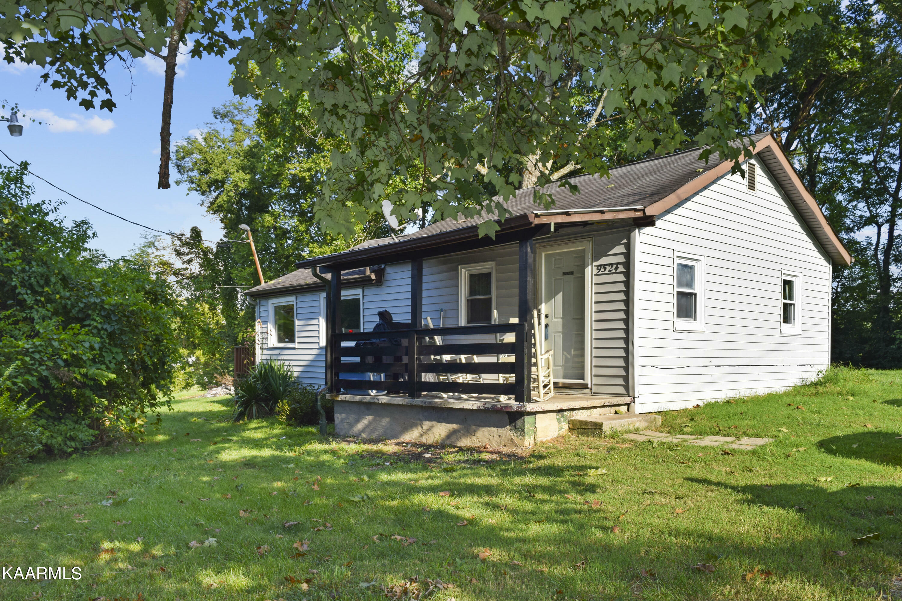 Property Photo:  9524 Thorngrove Pike  TN 37871 