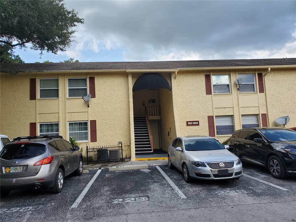 Property Photo:  7519 Gallineta Court 7519  FL 33615 