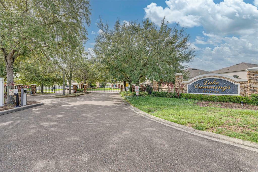 Property Photo:  803 Lake Cummings Boulevard  FL 33850 