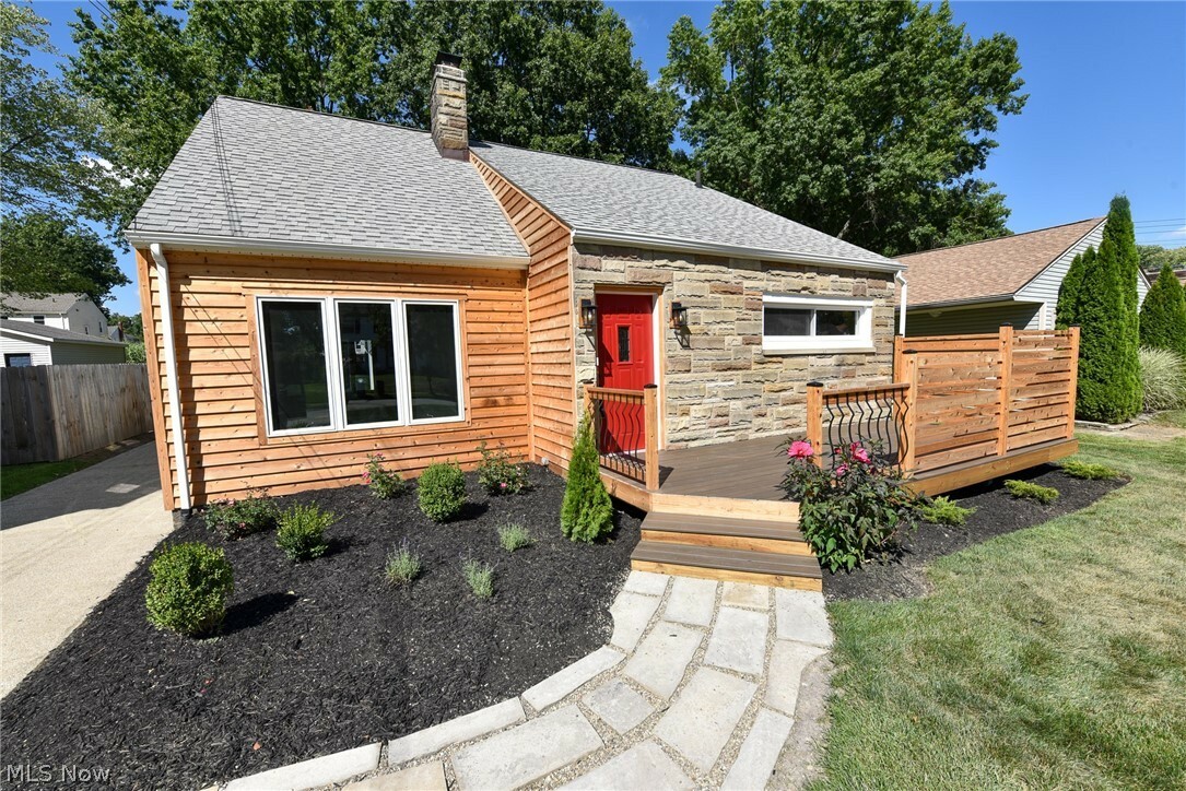 Property Photo:  1649 Wiltshire Road  OH 44313 