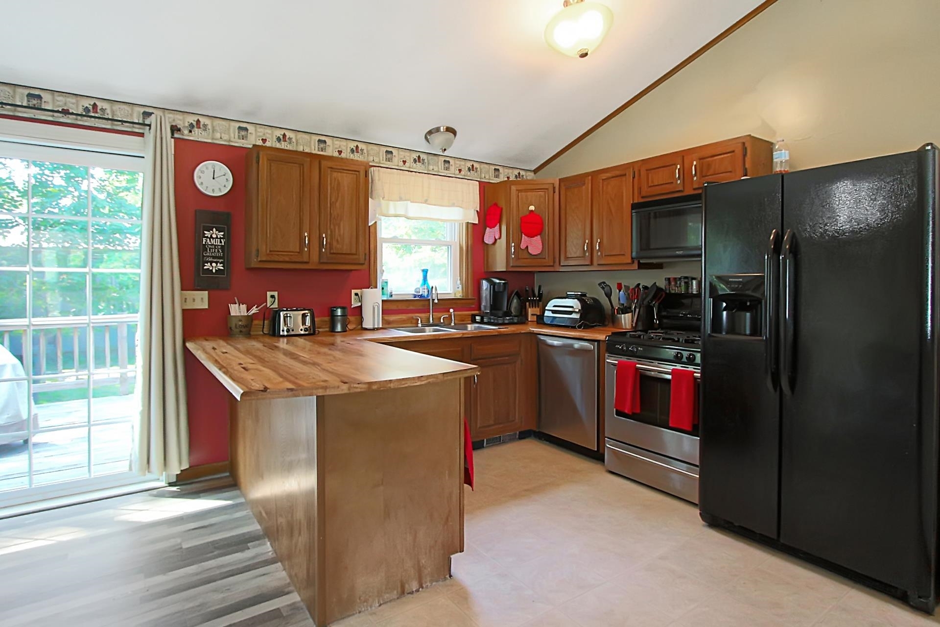 Property Photo:  4 Pell Avenue  NH 03060 