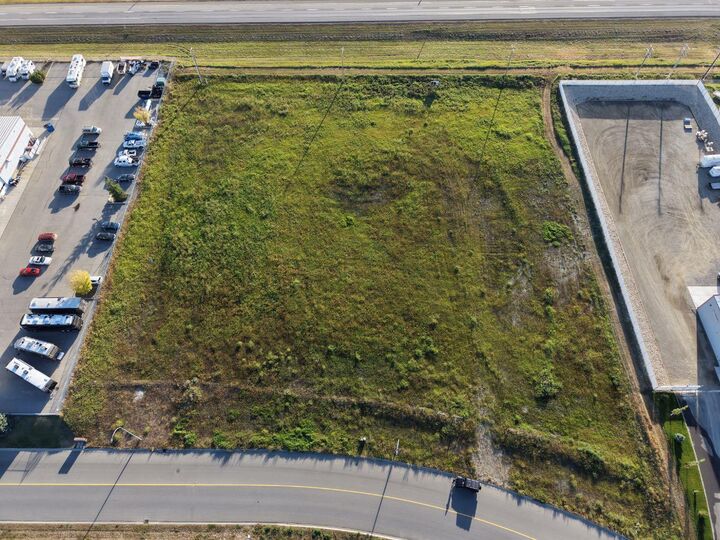 #5 24 Street SE  High River AB T1V 0B3 photo