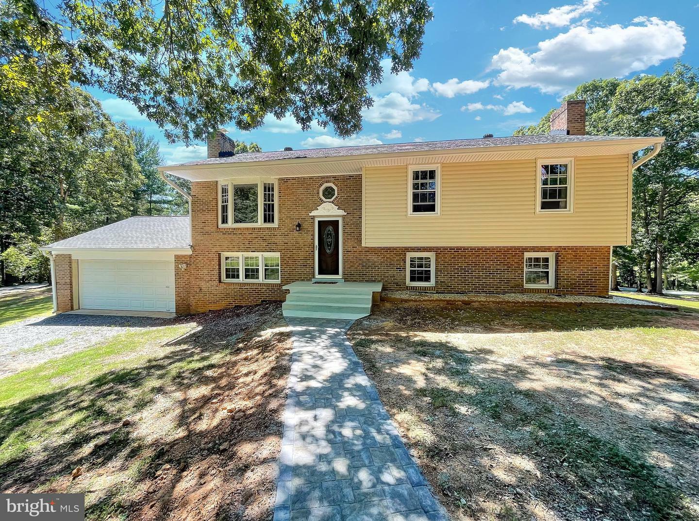 Property Photo:  2555 Garrisonville Road  VA 22556 