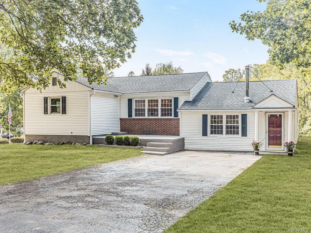 Property Photo:  2881 Meadowcrest Drive  NY 10598 