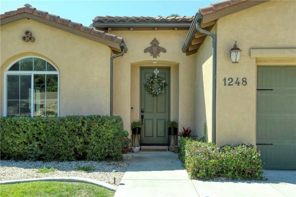 Property Photo:  1248 Cosima Lane  CA 93455 