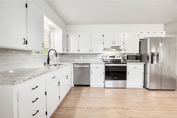 302 Razorback Drive  Bentonville AR 72712 photo