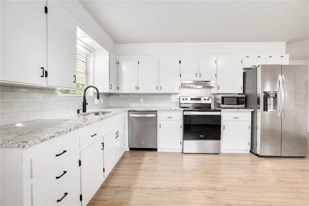 Property Photo:  302 Razorback Drive  AR 72712