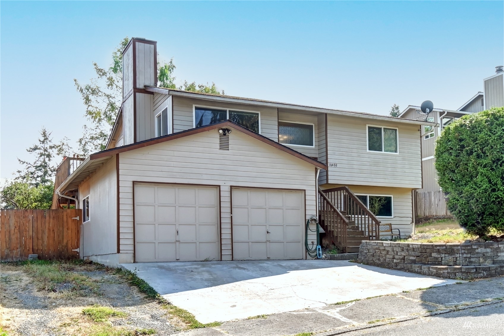 Property Photo: 10402 10th Place SE WA 98258