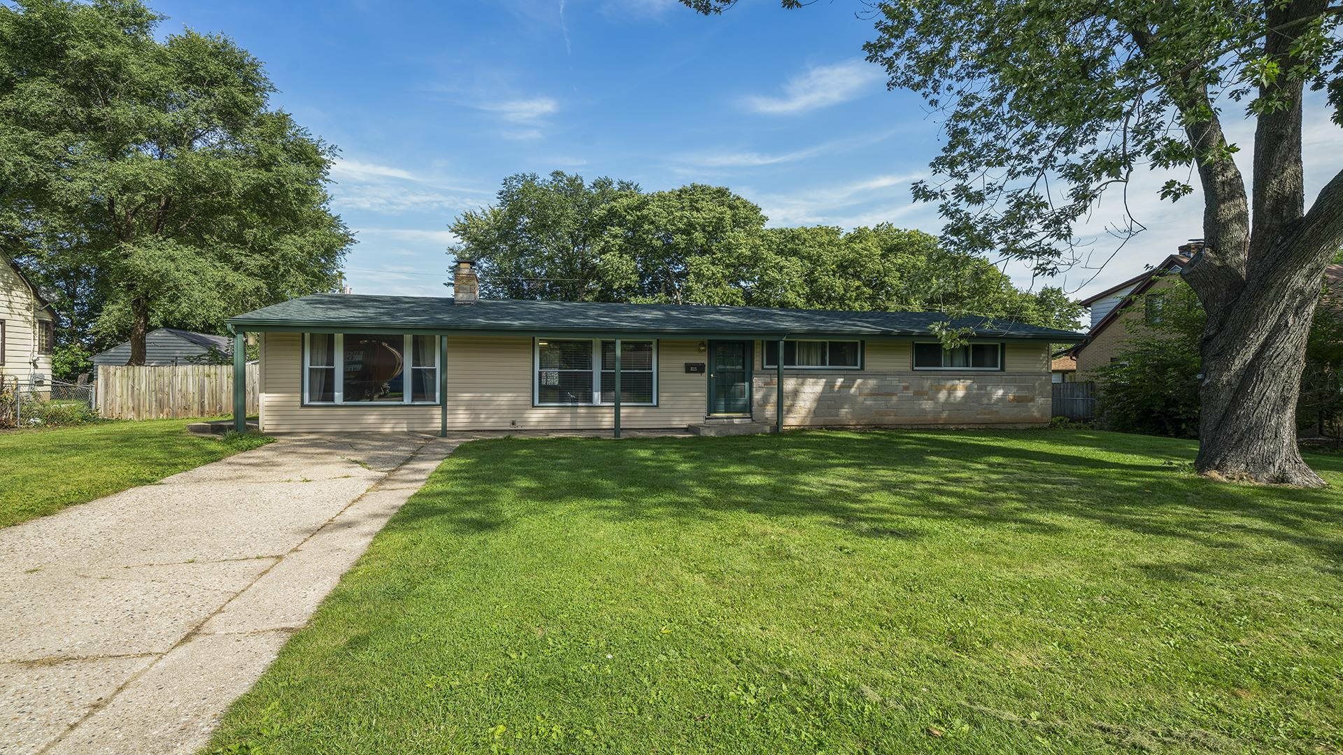 Property Photo:  3115 Louise Street  IL 61103 