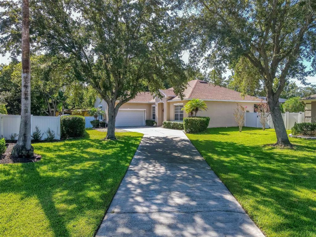 Property Photo:  252 Longhirst Loop  FL 34761 